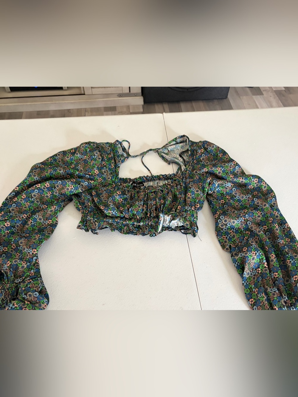 For Love and Lemons. Large. Floral Green Puff-Sleeve Crop Top